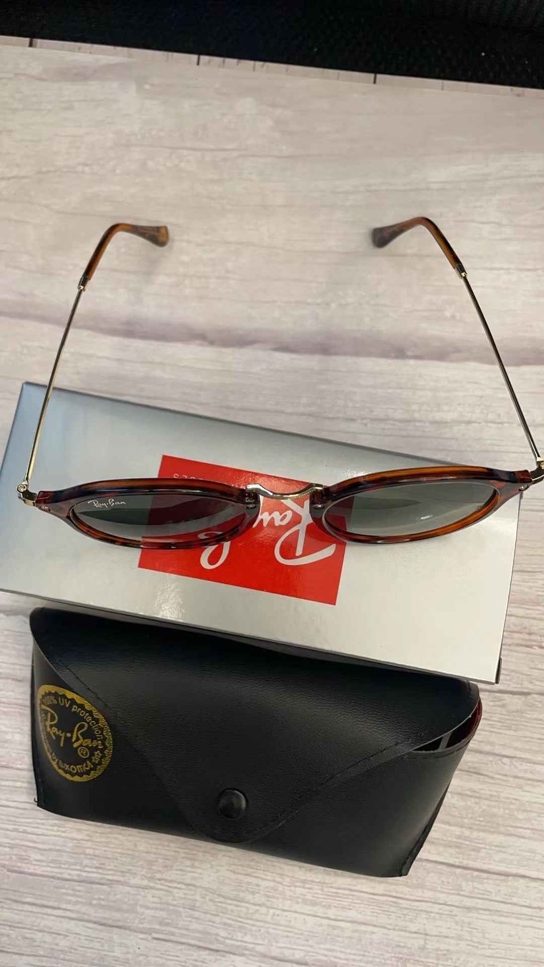 Men's and women's accessories R-B 2447