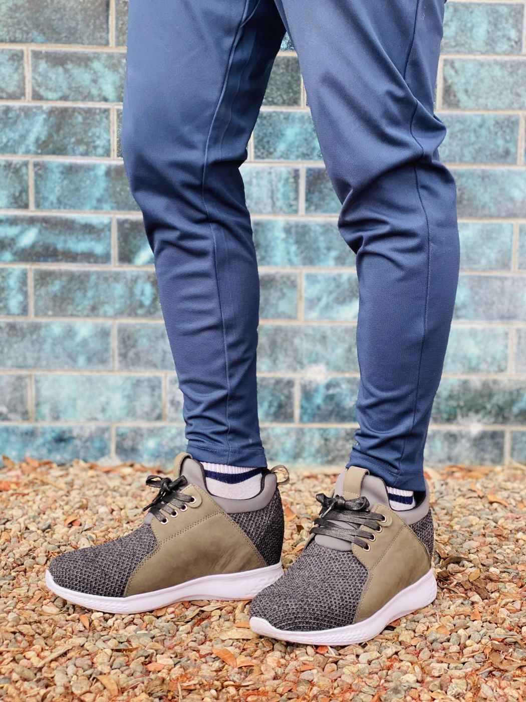 CALTO 3.2-Inch Taller Charcoal Men's Elevator Sneakers - H71923 Tallmenshoes.com