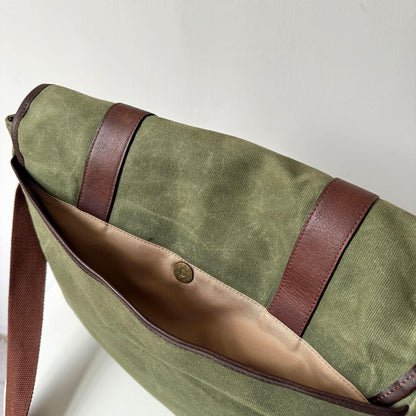 Maxwell Waxed Canvas Messenger Bag – Canvas & Leather Crossbody MiamiLeathers.com